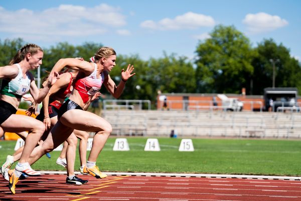 Talea Prepens (TV Cloppenburg) am 100m Start am 02.07.2022 waehrend den NLV+BLV Leichtathletik-Landesmeisterschaften im Jahnstadion in Goettingen (Tag 1)